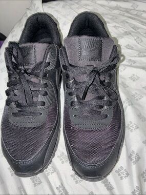 Nike Men’s Black Athletic Running Sneakers